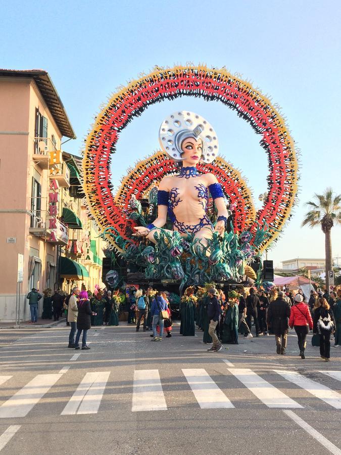 Hotel Ambra Viareggio Exterior photo